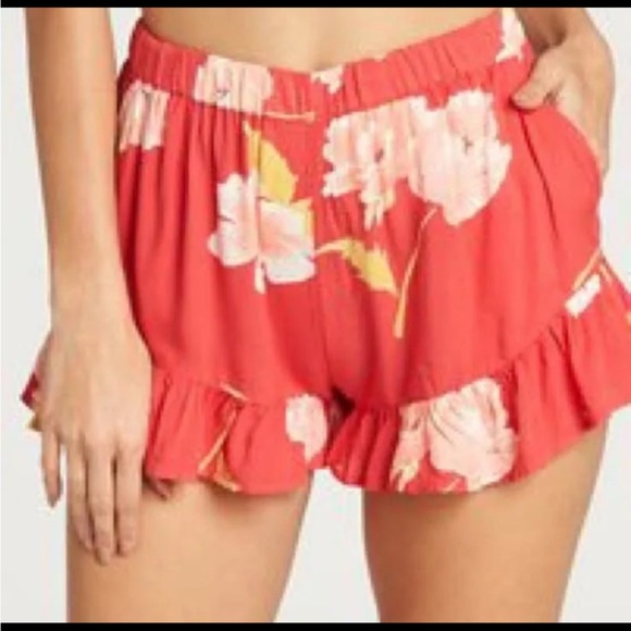Billabong Pants - Billabong floral print shorts